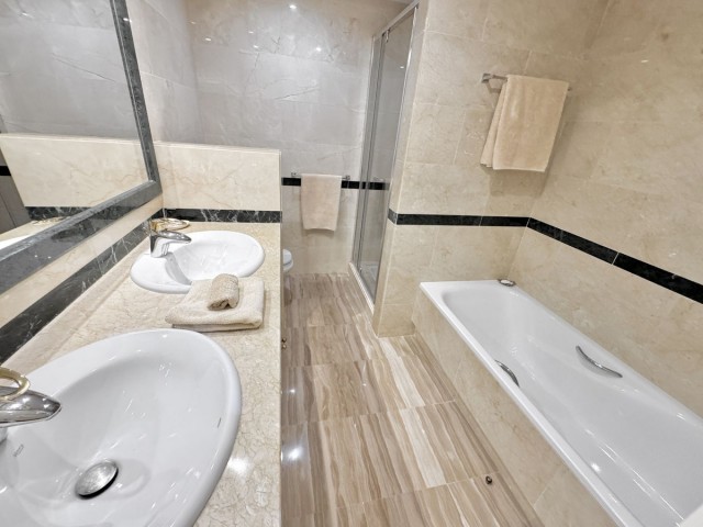 Appartement avec 2 Chambres  à Elviria