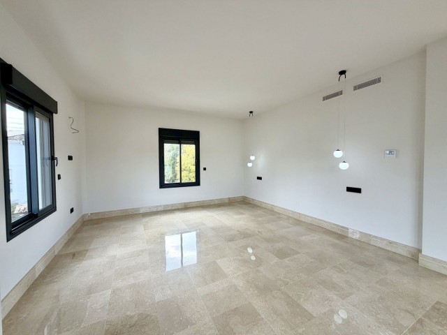 5 Makuuhuoneen Huvila Puerto Banús