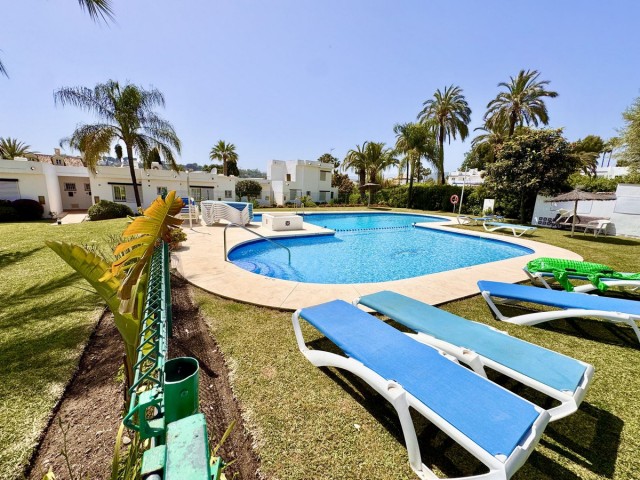 Villa avec 2 Chambres  à Nueva Andalucía