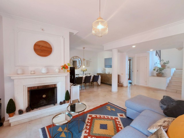 Maison mitoyenne avec 3 Chambres  à La Alcaidesa