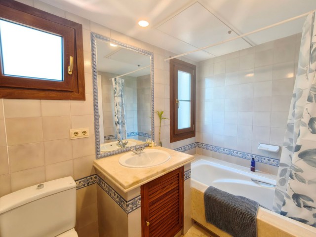 Maison mitoyenne avec 3 Chambres  à La Alcaidesa