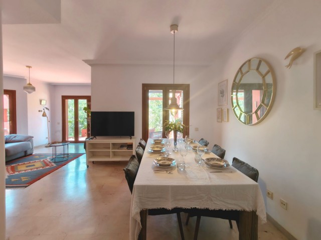 Maison mitoyenne avec 3 Chambres  à La Alcaidesa