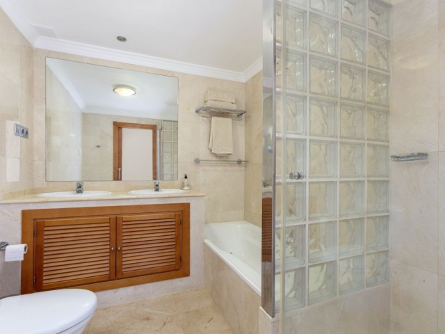 Appartement avec 2 Chambres  à Nueva Andalucía