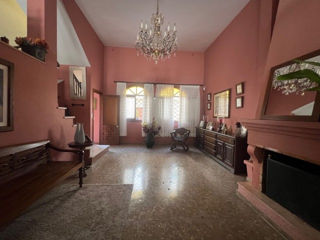 6 Makuuhuoneen Huvila Estepona