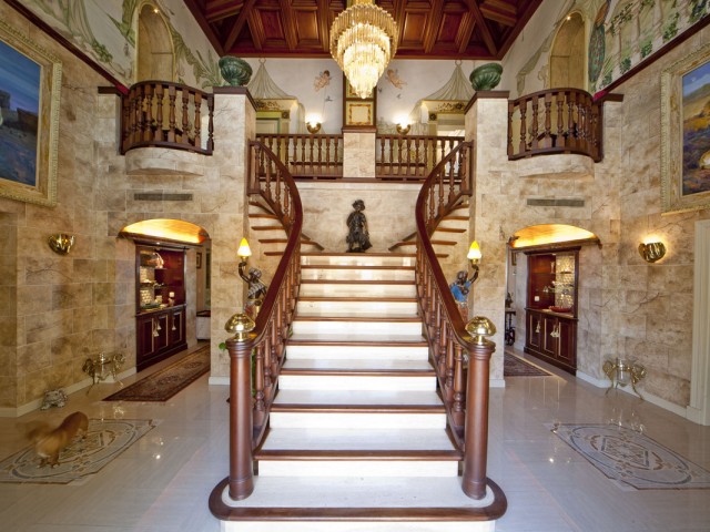 Villa avec 6 Chambres  à Nueva Andalucía