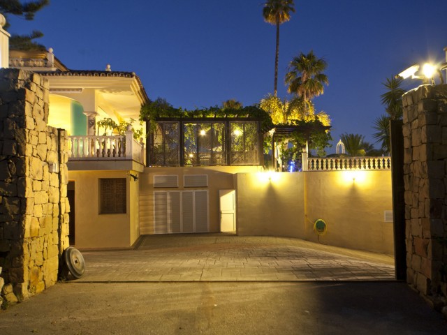 6 Soveroms Villa i Nueva Andalucía