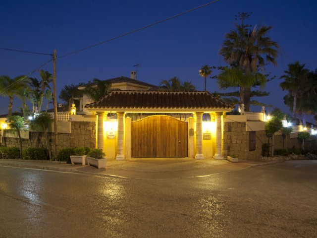 6 Soveroms Villa i Nueva Andalucía
