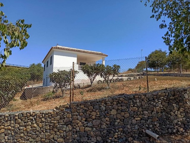 3 Bedrooms Villa in Estepona