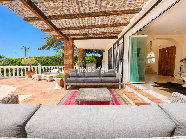 Villa avec 4 Chambres  à Riviera del Sol