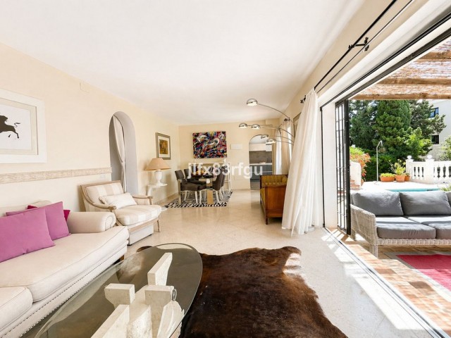 Villa avec 4 Chambres  à Riviera del Sol
