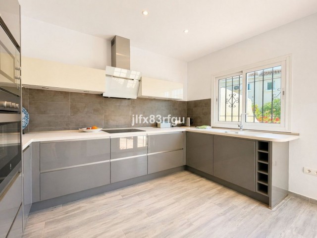 Villa avec 4 Chambres  à Riviera del Sol