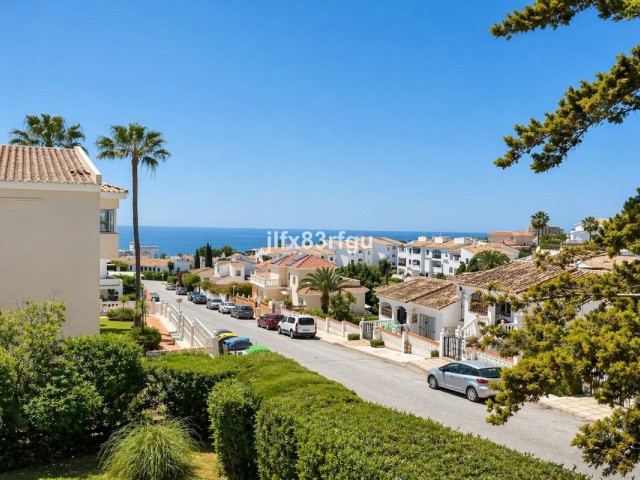 Villa avec 4 Chambres  à Riviera del Sol