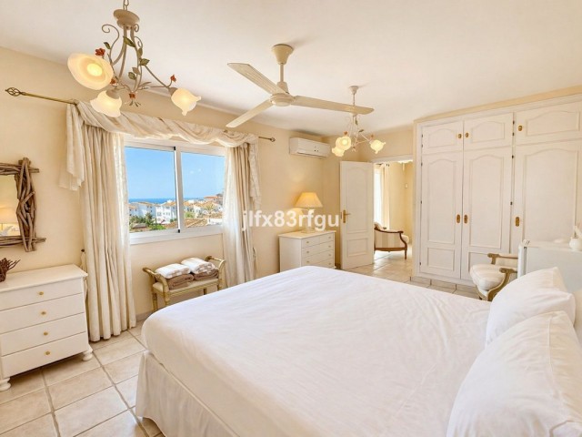 Villa avec 4 Chambres  à Riviera del Sol