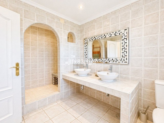 Villa avec 4 Chambres  à Riviera del Sol