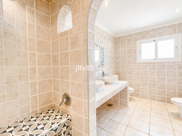 Villa avec 4 Chambres  à Riviera del Sol