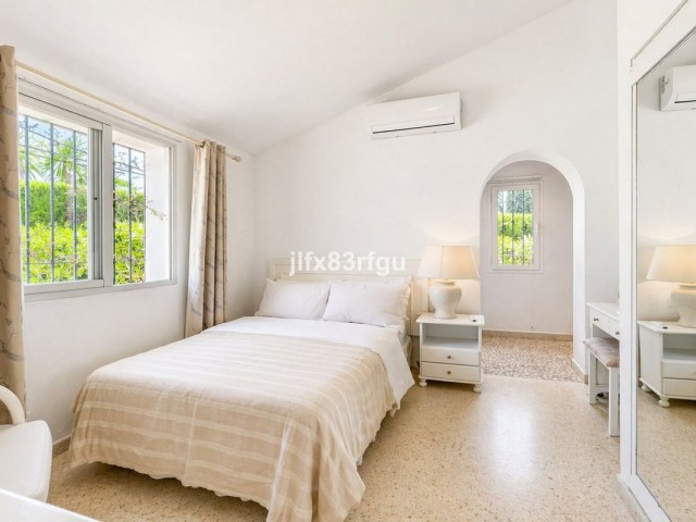 Villa avec 4 Chambres  à Riviera del Sol