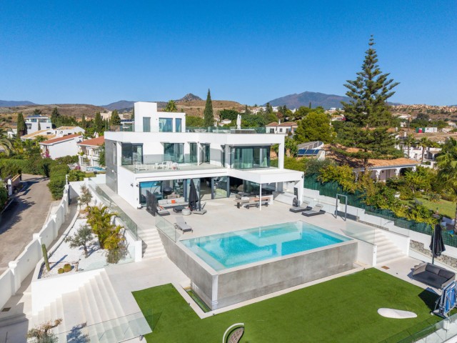 6 Makuuhuoneen Huvila Benahavís