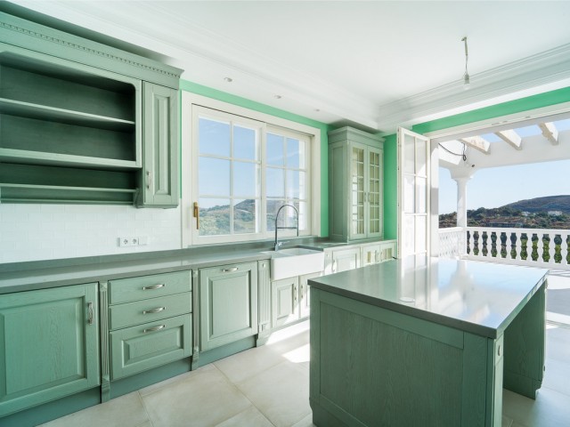 6 Makuuhuoneen Huvila Benahavís