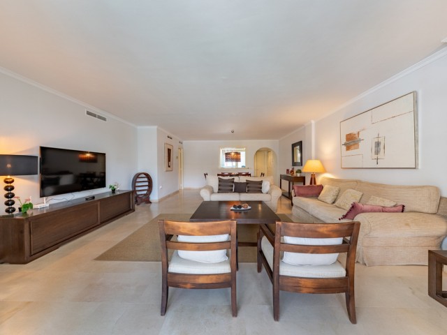 Huoneisto, Sotogrande Marina, R5160451