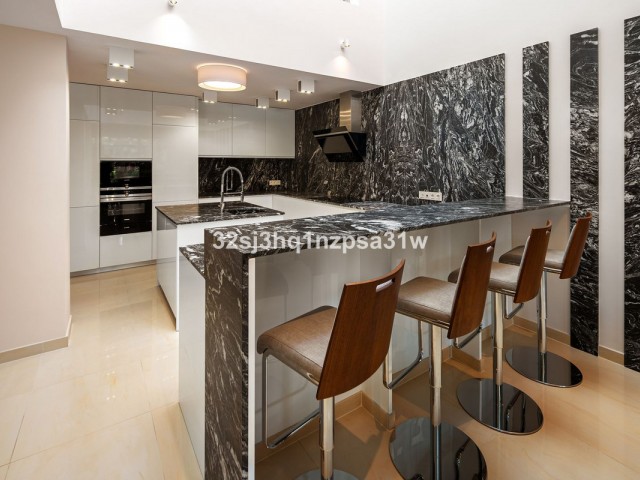 Appartement avec 6 Chambres  à Marbella