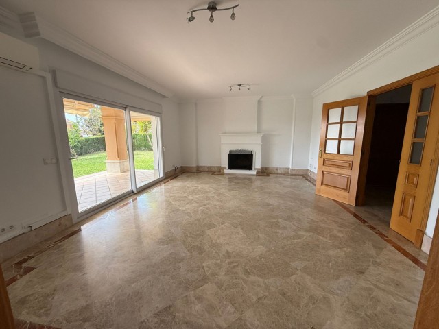 3 Bedrooms Townhouse in Marbella