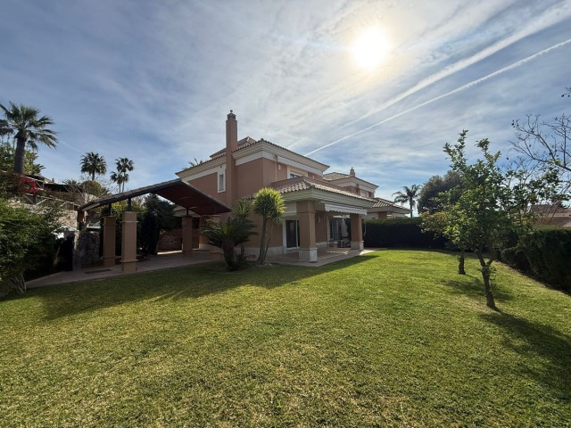 3 Bedrooms Townhouse in Marbella