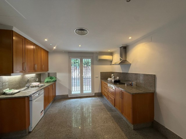 3 Bedrooms Townhouse in Marbella