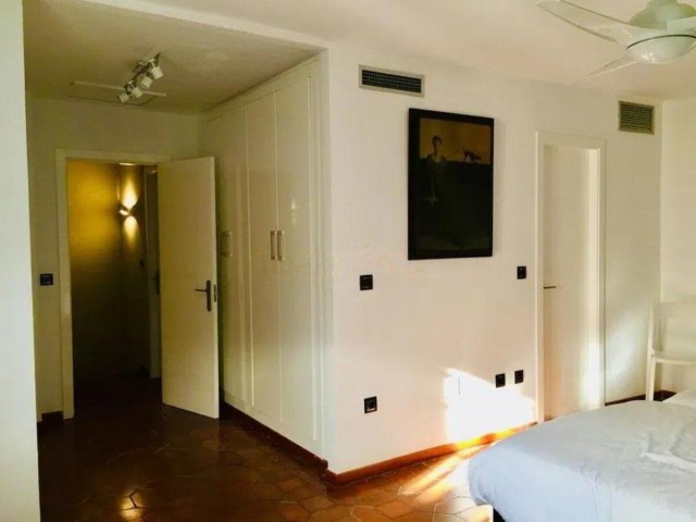 Adosado con 3 Dormitorios  en Guadalmina Baja