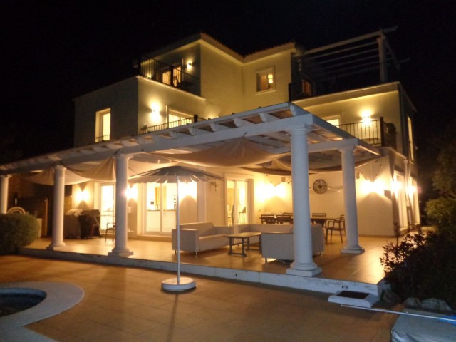 4 Makuuhuoneen Huvila Alhaurín de la Torre