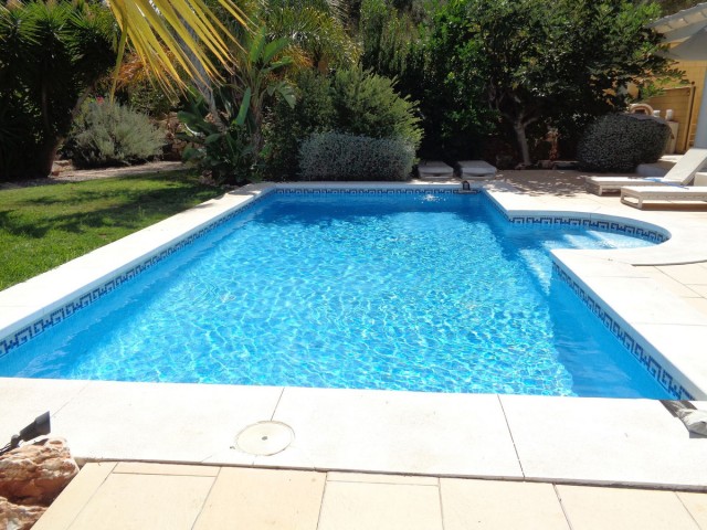 4 Makuuhuoneen Huvila Alhaurín de la Torre