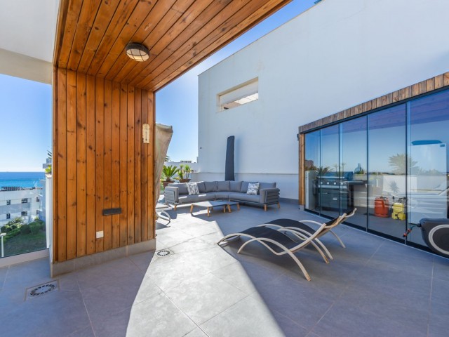 Kattohuoneisto Casares Playa