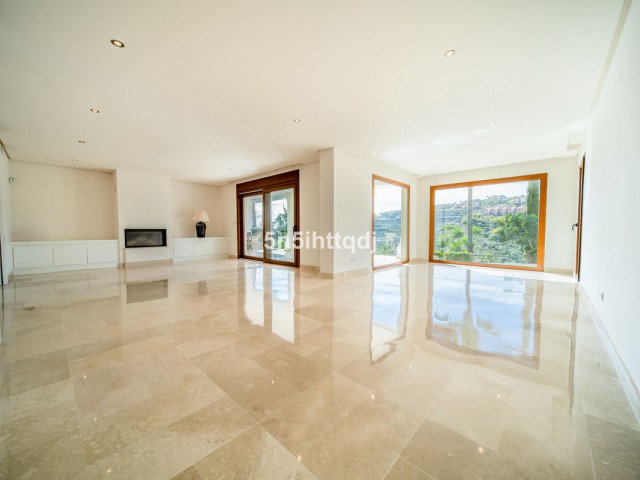 5 Makuuhuoneen Huvila Benahavís