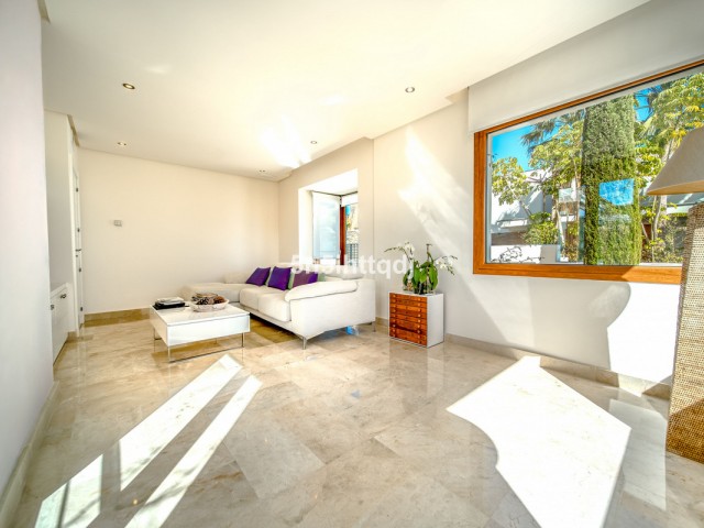 5 Makuuhuoneen Huvila Benahavís