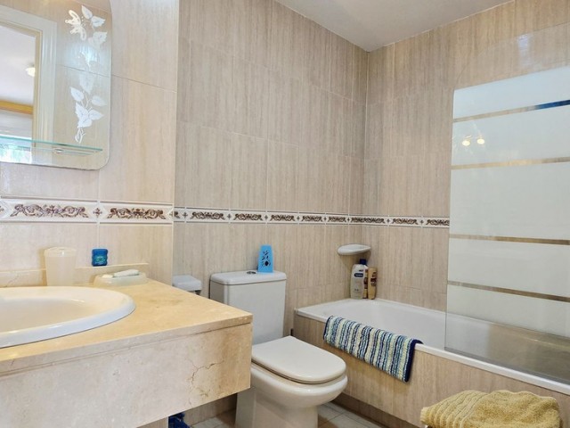 2 Makuuhuoneen Huoneisto Nueva Andalucía