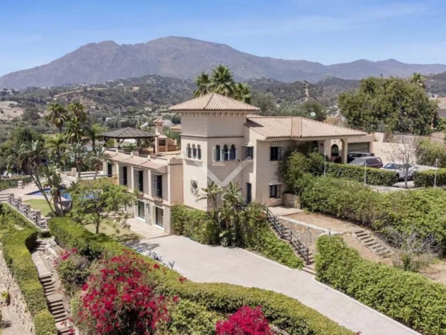 6 Makuuhuoneen Huvila Estepona