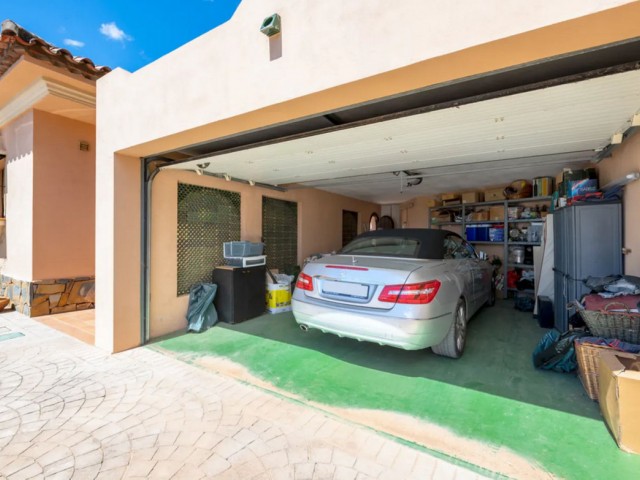 6 Makuuhuoneen Huvila Estepona