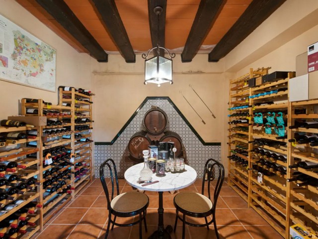 6 Makuuhuoneen Huvila Estepona