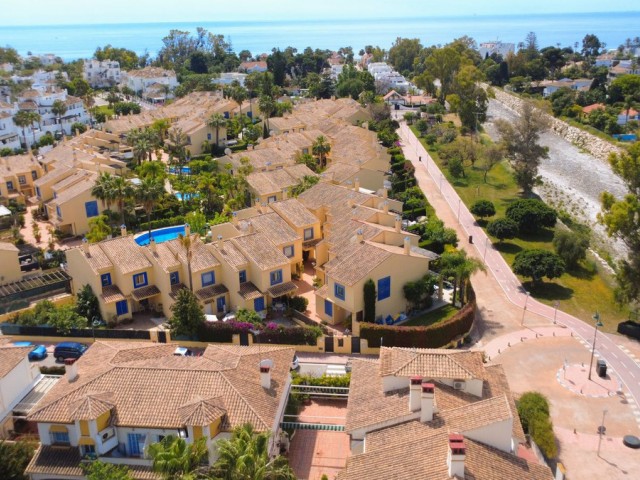4 Bedrooms Townhouse in San Pedro de Alcántara