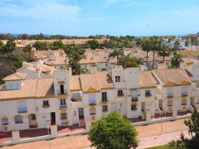 4 Bedrooms Townhouse in San Pedro de Alcántara