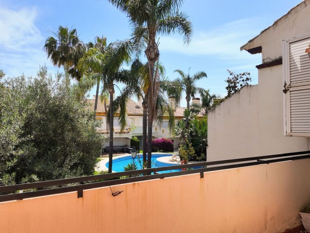 4 Bedrooms Townhouse in San Pedro de Alcántara
