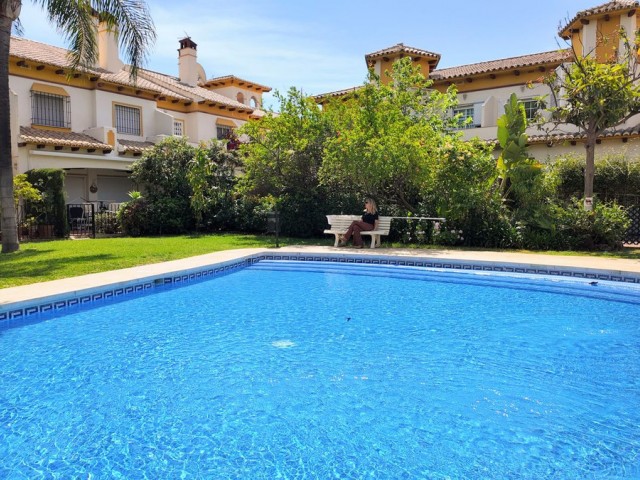 4 Bedrooms Townhouse in San Pedro de Alcántara