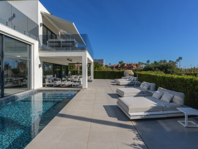 4 Bedrooms Villa in Los Monteros