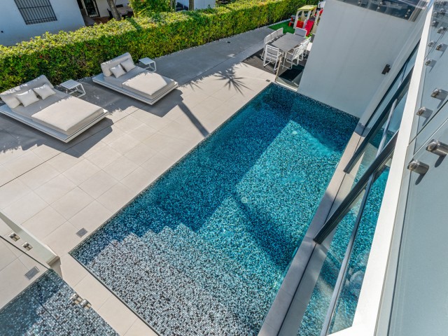 4 Bedrooms Villa in Los Monteros