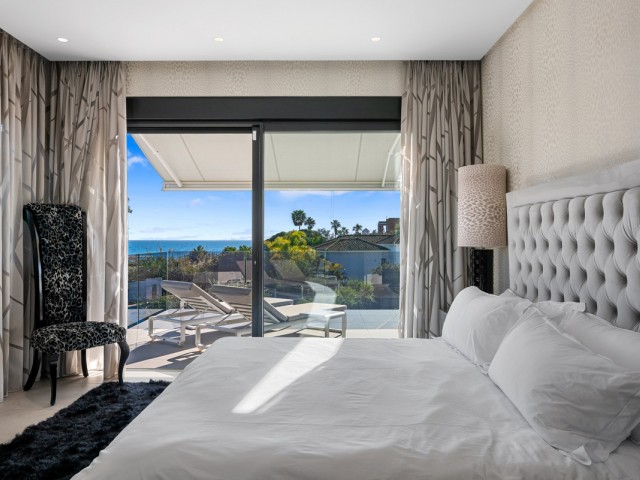 4 Bedrooms Villa in Los Monteros