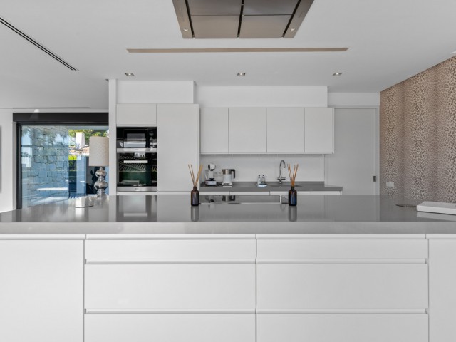 4 Bedrooms Villa in Los Monteros