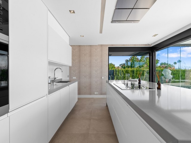 4 Bedrooms Villa in Los Monteros