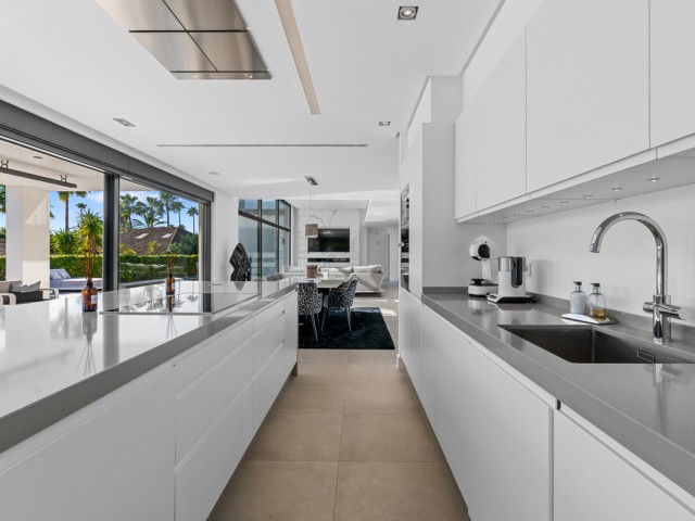 4 Bedrooms Villa in Los Monteros