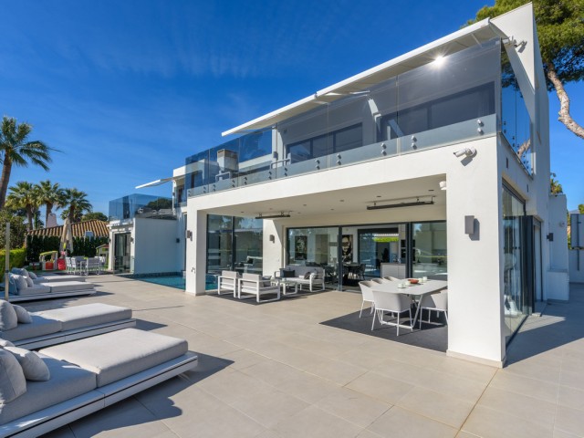 4 Bedrooms Villa in Los Monteros