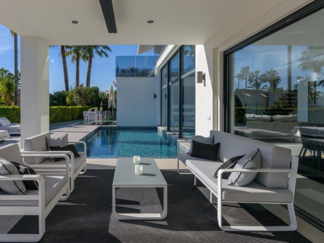 4 Bedrooms Villa in Los Monteros