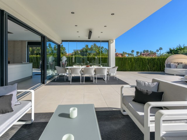 4 Bedrooms Villa in Los Monteros